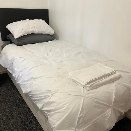 2 Bed Townhouse, Sleeps 5, Close To Manchester City Centre Exterior photo